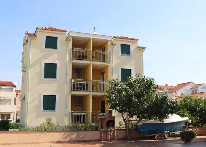 Apartments Marina